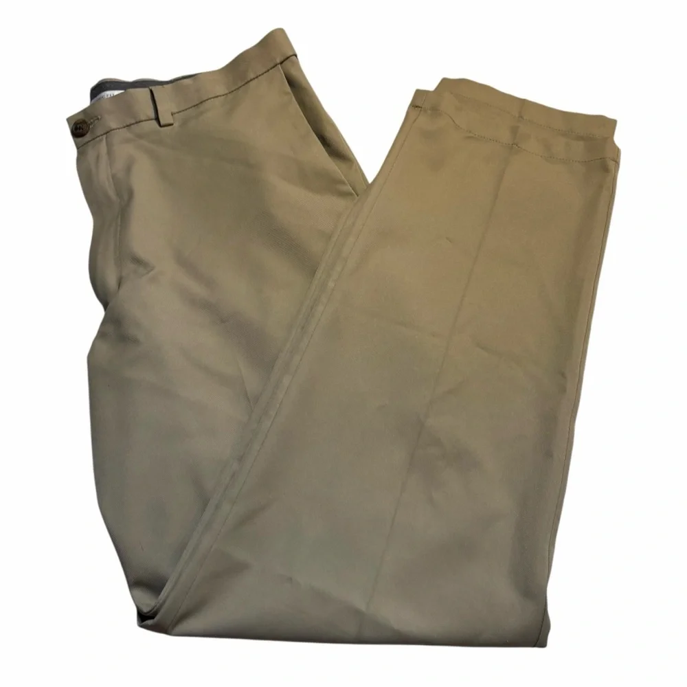 Haggar Men's Chinos 36 x 32 Khaki Lightweight Classic Fit Cool 18 Pro - Picture 1 of 10